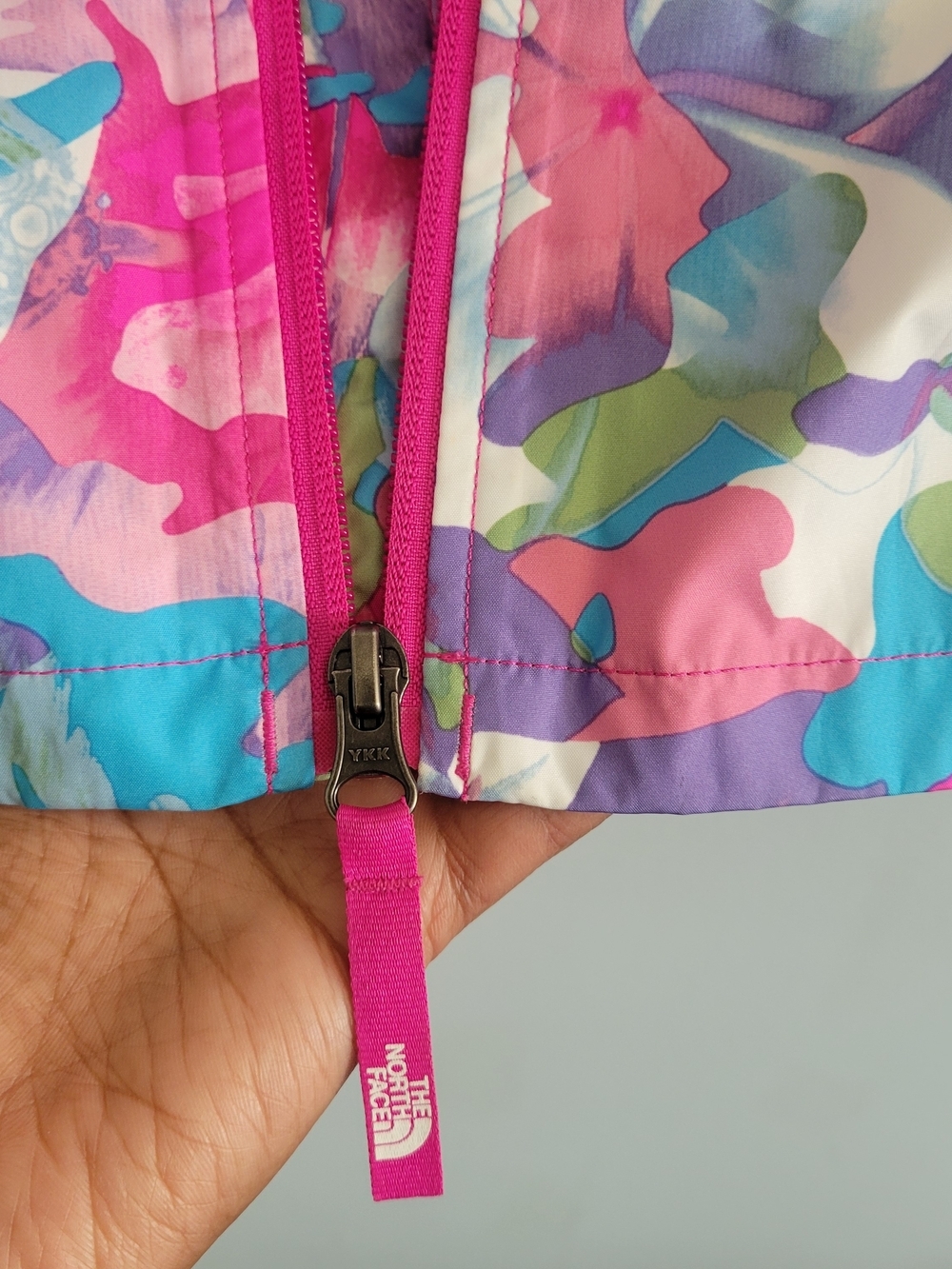 EUC The North Face Girls' Zipline Hooded Rain Jacket SZ Girls M Floral Camo - Picture 13 of 15